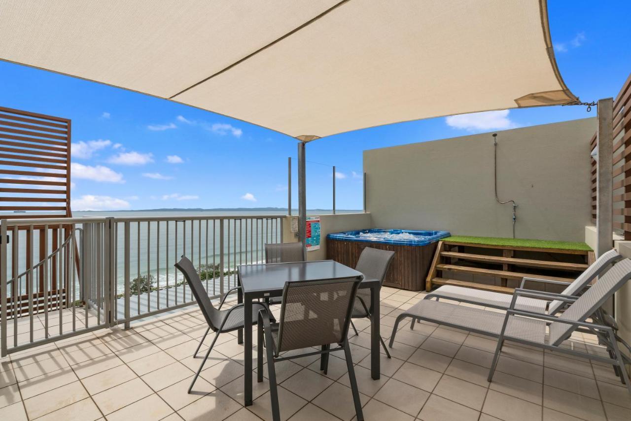 On The Beach Resort Bribie Island Woorim Exteriör bild