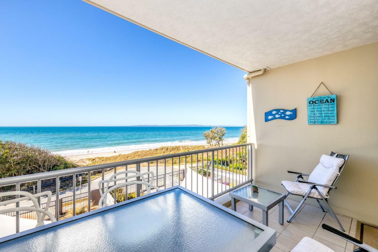 On The Beach Resort Bribie Island Woorim Exteriör bild