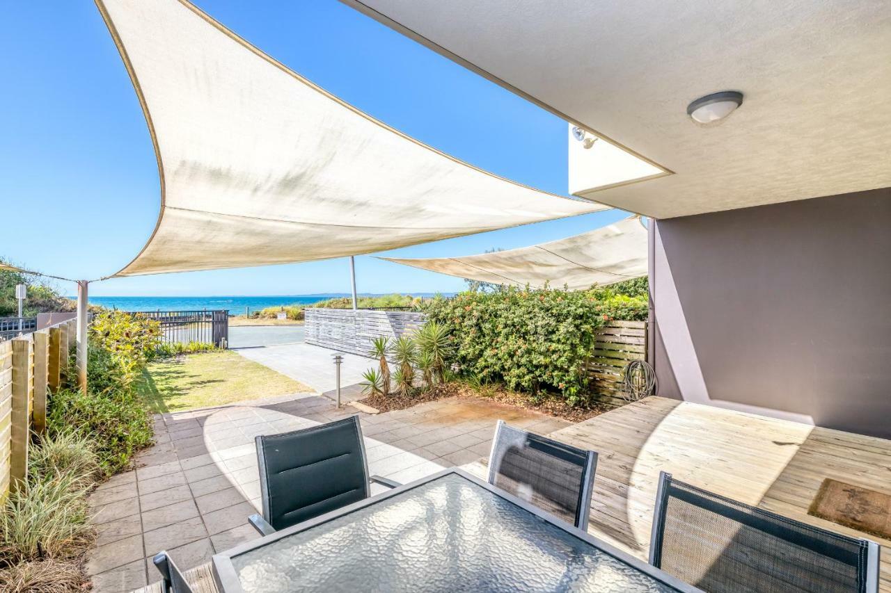 On The Beach Resort Bribie Island Woorim Exteriör bild